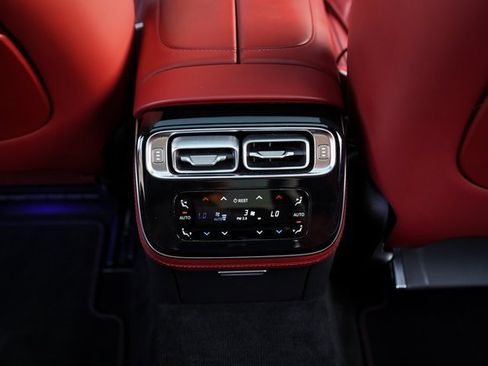 Used 2022 Mercedes-Benz S 580 4MATIC Sedan w/ Rear Seat Package image 39