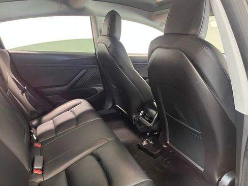 Used 2019 Tesla Model 3 Standard Range Plus image 14