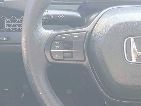 Used 2025 Honda Accord SE image 27