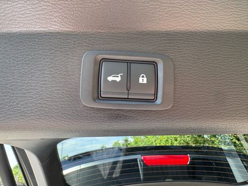 New 2025 Mitsubishi Outlander SE image 19