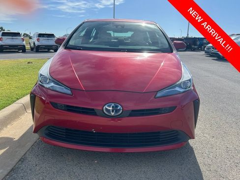 Used 2019 Toyota Prius Limited w/ Premium Convenience Package FWD image 2