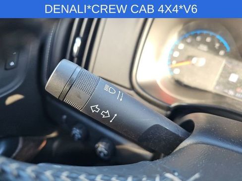 Used 2022 GMC Canyon Denali image 39