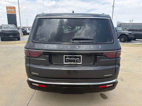 Used 2024 Jeep Wagoneer Series II AWD/4WD image 5