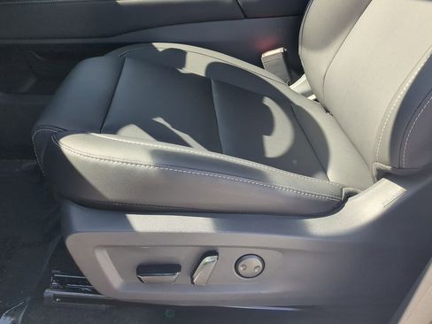 New 2025 Nissan Murano SL image 16