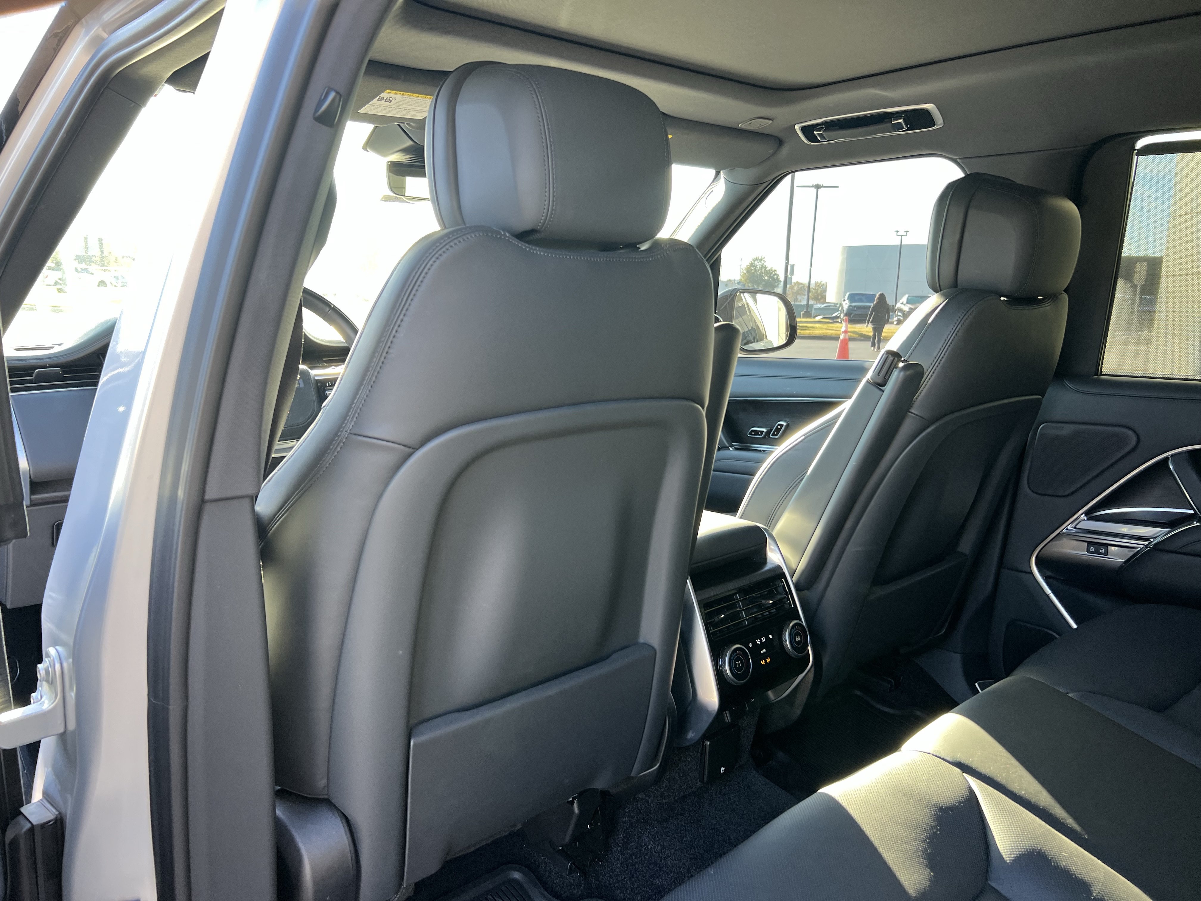 Used 2024 Land Rover Range Rover SE AWD/4WD image 33