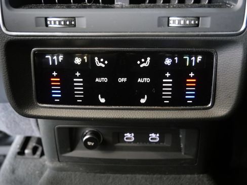 Used 2021 Audi Q8 Premium Plus AWD/4WD image 35