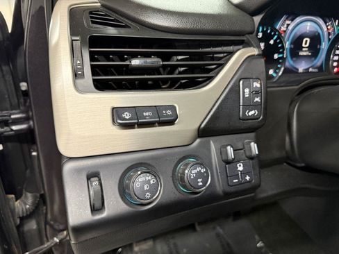 Used 2017 GMC Yukon XL Denali w/ Open Road Package AWD/4WD image 19