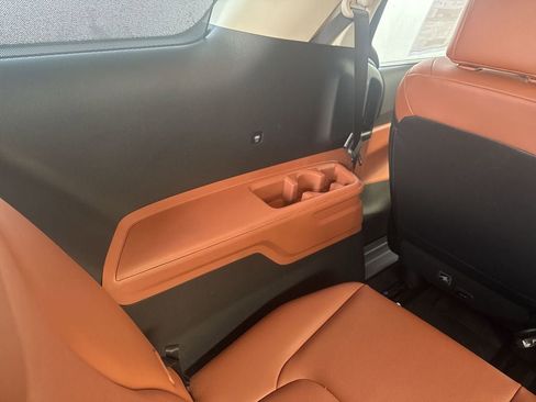 New 2026 Kia Carnival EX image 28