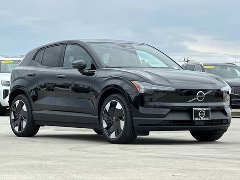New 2026 Volvo EX30 Plus w/ Climate Package image 7