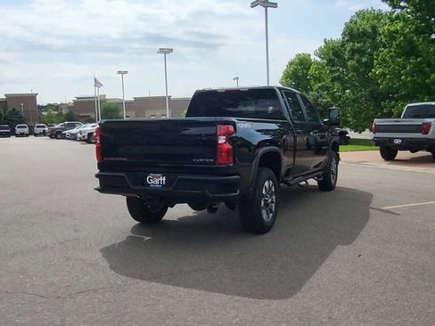 Used 2025 Chevrolet Silverado 2500 Custom w/ Custom Value Package AWD/4WD image 5
