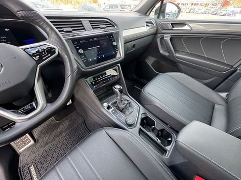 Certified 2023 Volkswagen Tiguan SE R-Line image 32