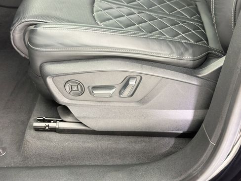 Used 2023 Audi SQ8 Prestige w/ Prestige Package AWD/4WD image 15