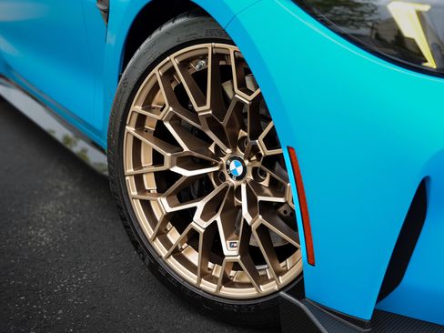 Used 2025 BMW M4 CS AWD/4WD image 3
