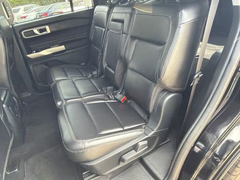 Certified 2023 Ford Explorer XLT w/ Equipment Group 202A AWD/4WD image 17
