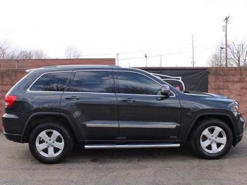 Used 2011 Jeep Grand Cherokee Laredo image 5