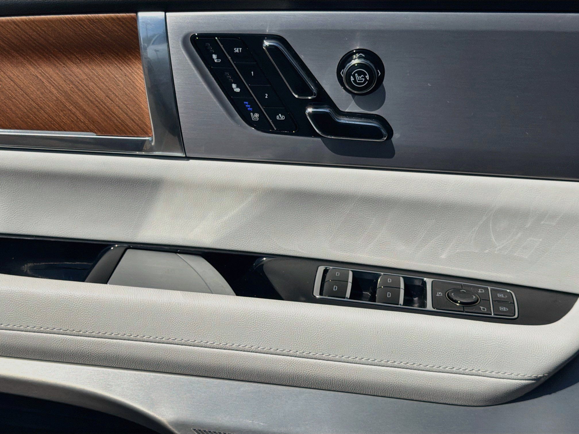 Certified 2026 Cadillac Vistiq Luxury AWD/4WD image 18
