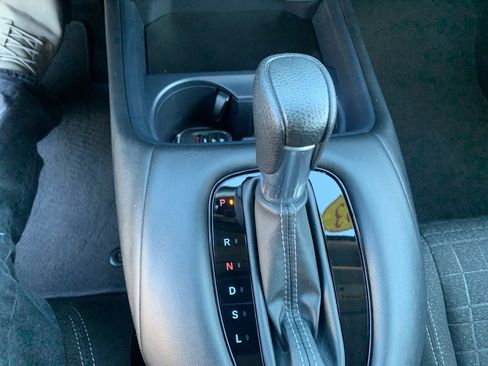 Used 2023 Honda HR-V LX image 11