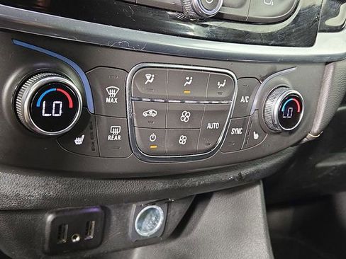 Used 2019 Chevrolet Traverse LT image 20