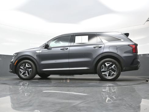 Used 2021 Kia Sorento S image 30