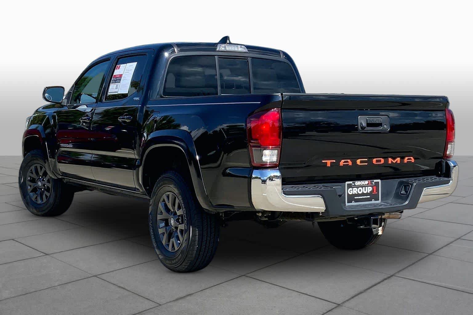 Used 2021 Toyota Tacoma SR5 w/ SR5 Appearance Package (SM) RWD image 12