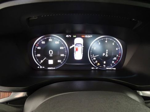 Used 2022 Volvo S60 B5 Inscription image 17