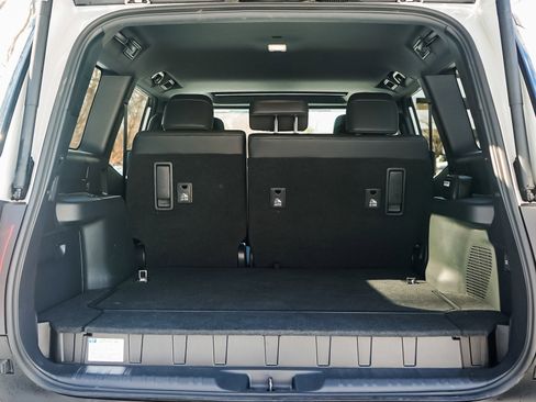 Used 2025 Toyota Land Cruiser image 20