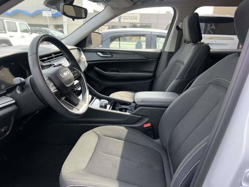 Used 2023 Jeep Grand Cherokee L Laredo w/ Luxury Tech Group I AWD/4WD image 12