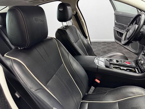 Used 2016 Jaguar XJ R-Sport image 55