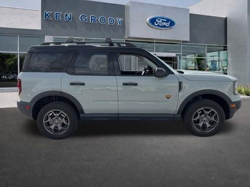 Used 2023 Ford Bronco Sport Badlands image 3