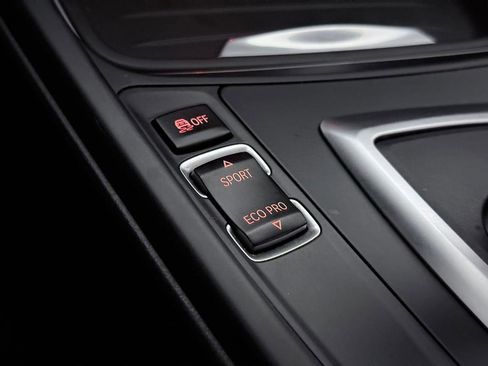 Used 2014 BMW 320i xDrive Sedan image 37