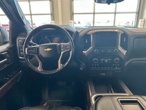 Used 2019 Chevrolet Silverado 1500 High Country w/ Technology Package image 17