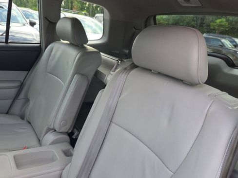 Used 2013 Toyota Highlander Plus image 6