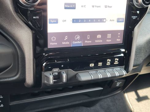 New 2026 RAM 2500 Tradesman AWD/4WD image 18