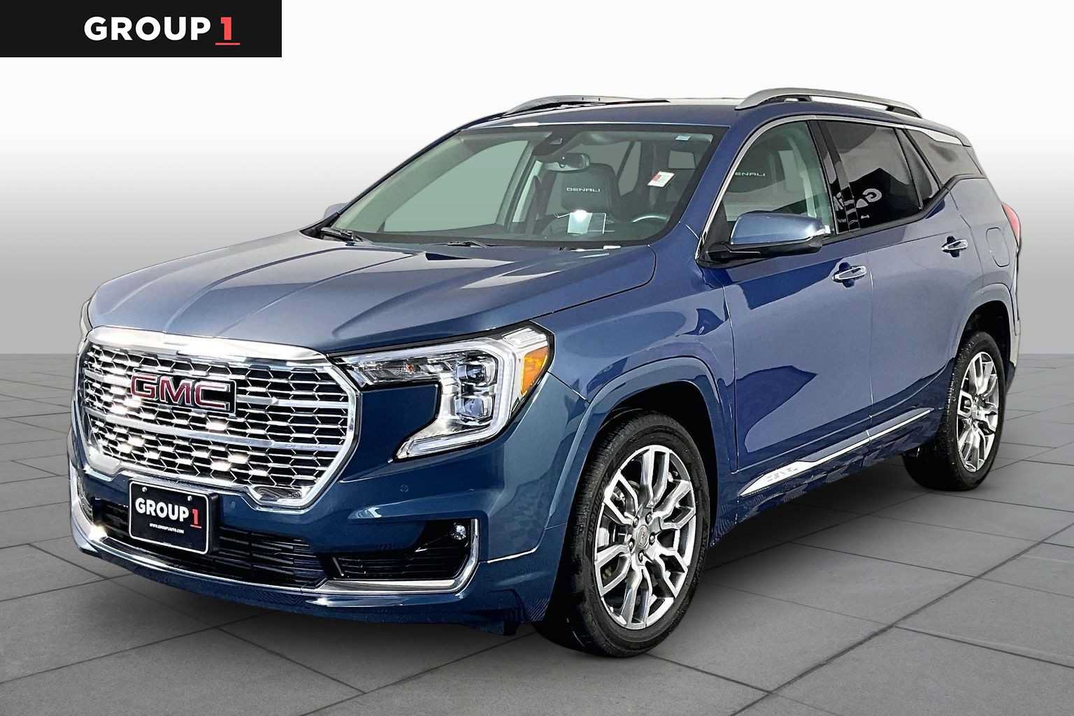 Used 2024 GMC Terrain Denali AWD/4WD image 1