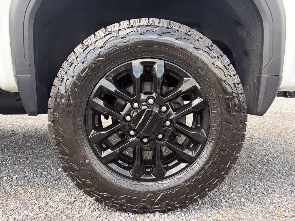 Used 2025 GMC Sierra 2500 Denali AWD/4WD image 17