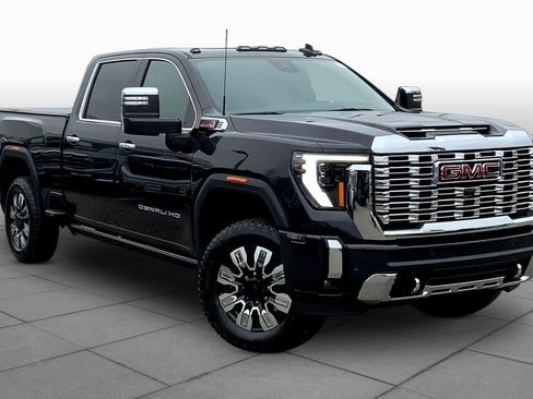 Used 2024 GMC Sierra 2500 Denali w/ Denali Reserve Package AWD/4WD image 3