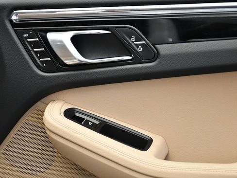 Certified 2025 Porsche Macan Turbo image 47