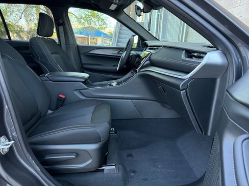 New 2025 Jeep Grand Cherokee Laredo X w/ Luxury Tech Group I image 26