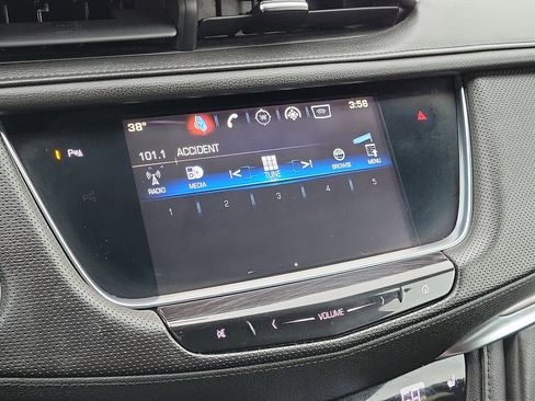 Used 2017 Cadillac XT5 Luxury image 15