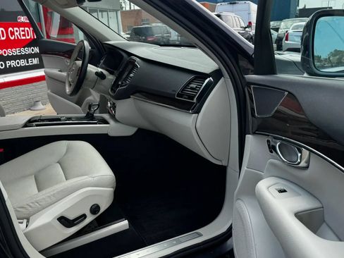 Used 2016 Volvo XC90 T6 Momentum w/ Momentum Plus Package AWD/4WD image 11