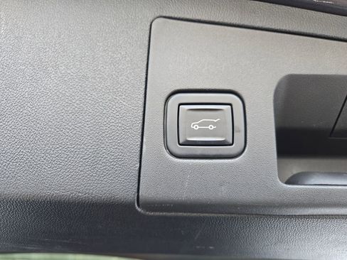 Used 2022 Cadillac XT5 Luxury image 46