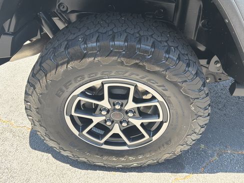 Used 2025 Jeep Wrangler Unlimited Rubicon AWD/4WD image 21