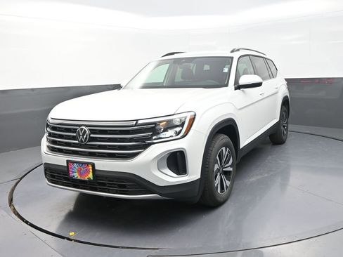 New 2026 Volkswagen Atlas SE image 4