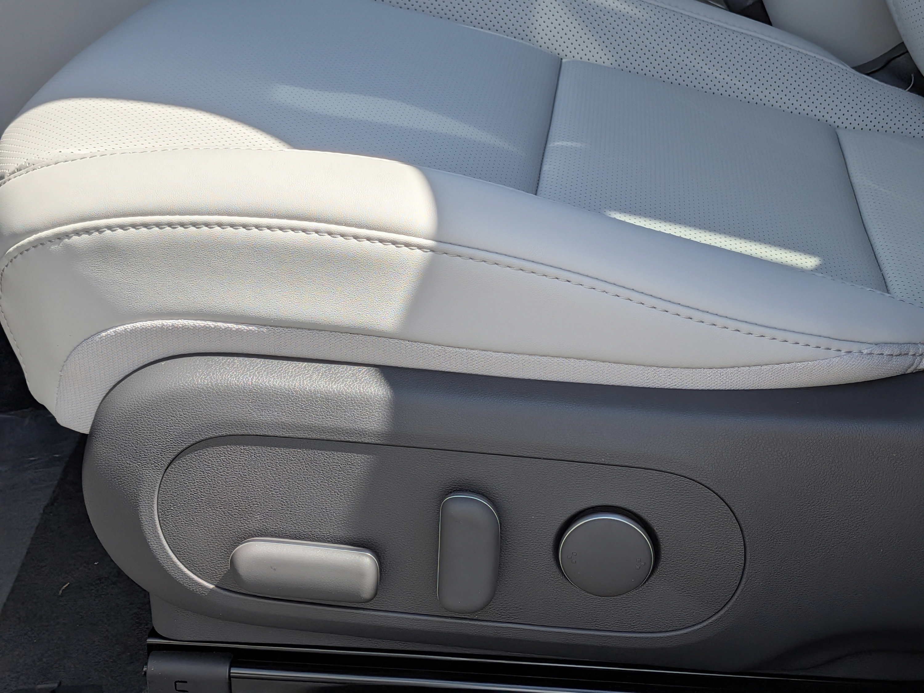 New 2026 Hyundai Kona Limited FWD image 19