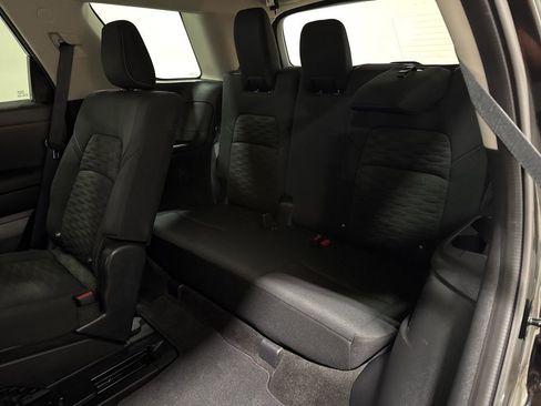 Used 2025 Nissan Pathfinder SV image 22