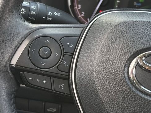 Used 2023 Toyota RAV4 XLE Premium image 14