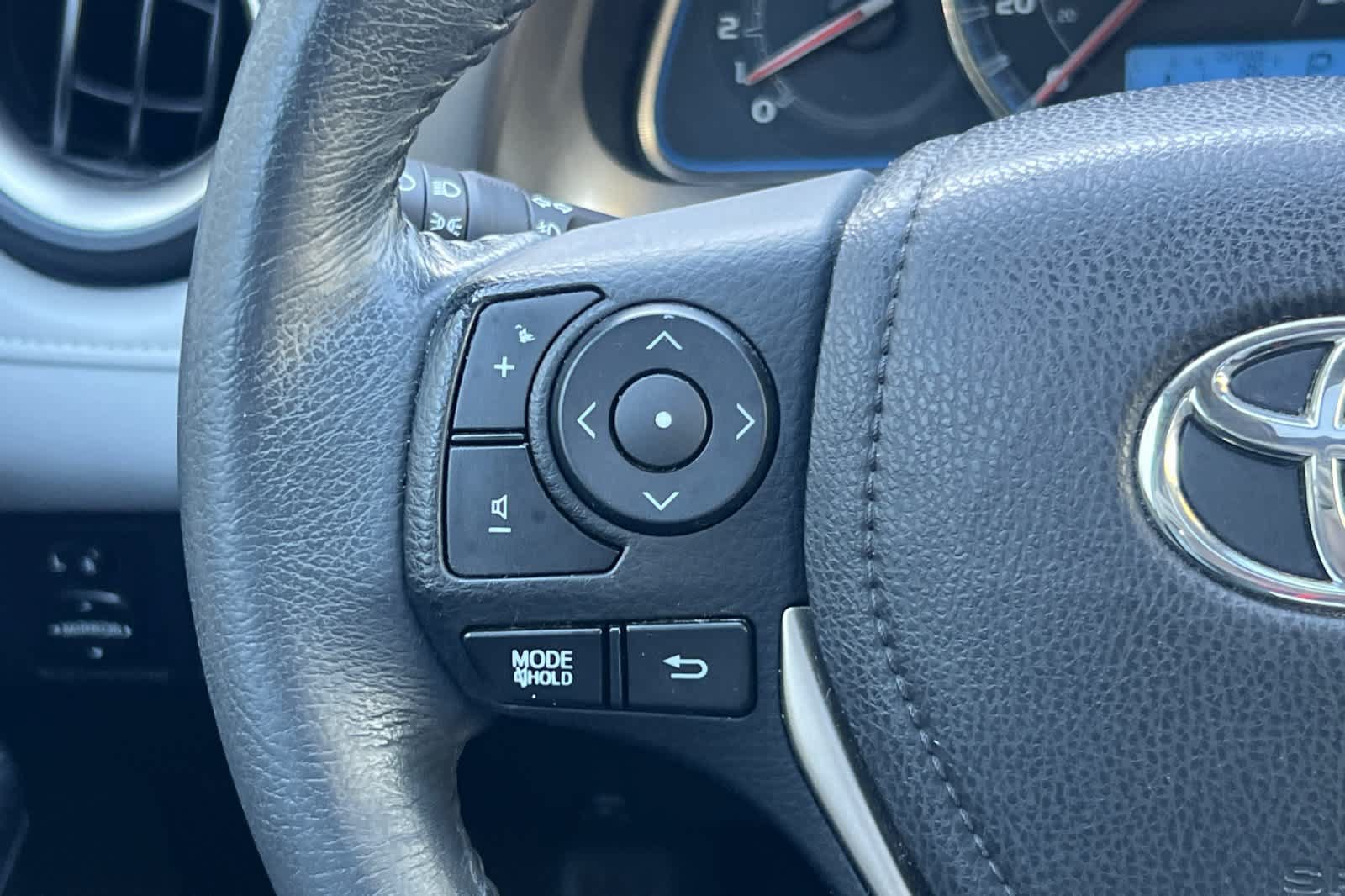 Used 2015 Toyota RAV4 Limited w/ Technology Package FWD image 26