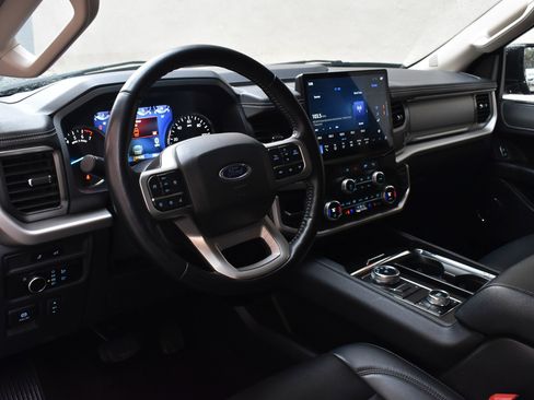 Used 2024 Ford Expedition XLT image 20