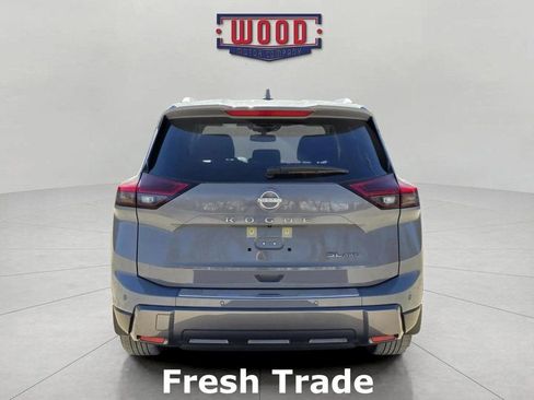 Used 2025 Nissan Rogue SL image 5