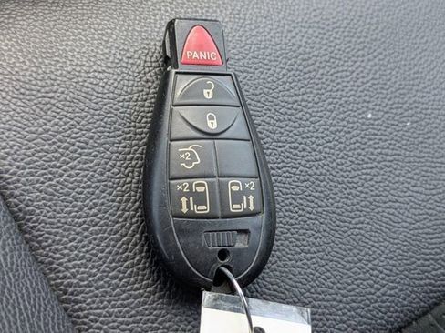Used 2016 Dodge Grand Caravan SXT FWD image 35